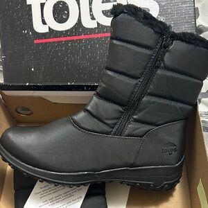 Brand new TOTES BOOTS.Size 9M